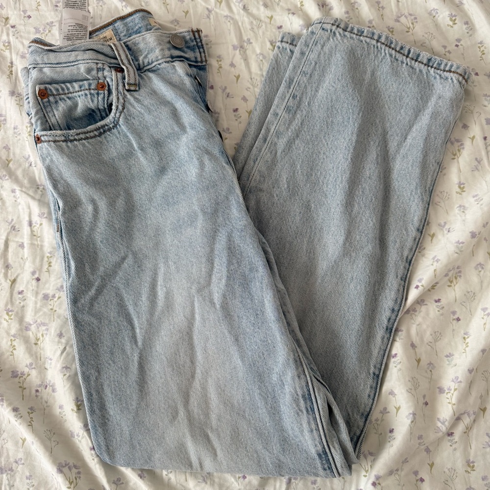 levi’s super light wash ribcage ankle jeans